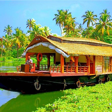 Chaandhni Lake View Hotell Alappuzha Exteriör bild