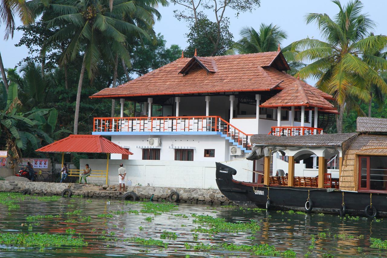 Chaandhni Lake View Hotell Alappuzha Exteriör bild