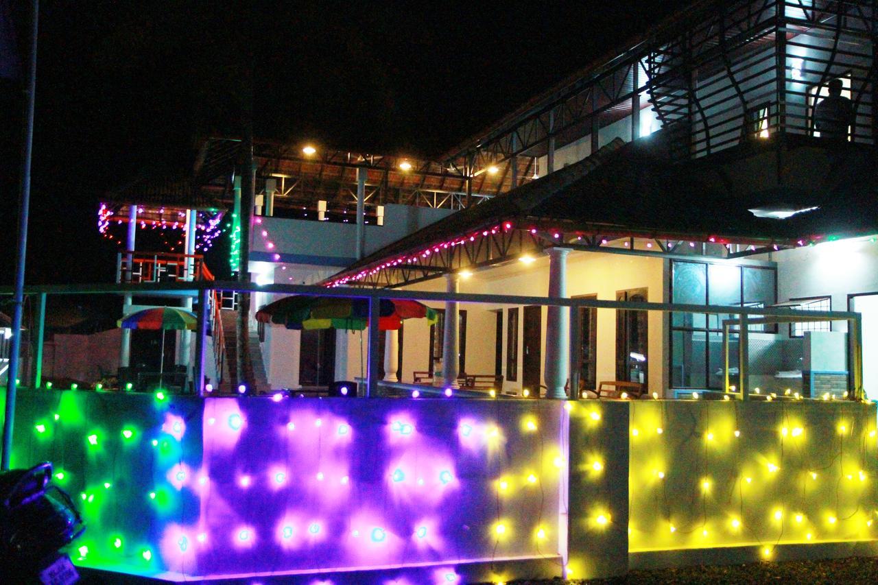 Chaandhni Lake View Hotell Alappuzha Exteriör bild
